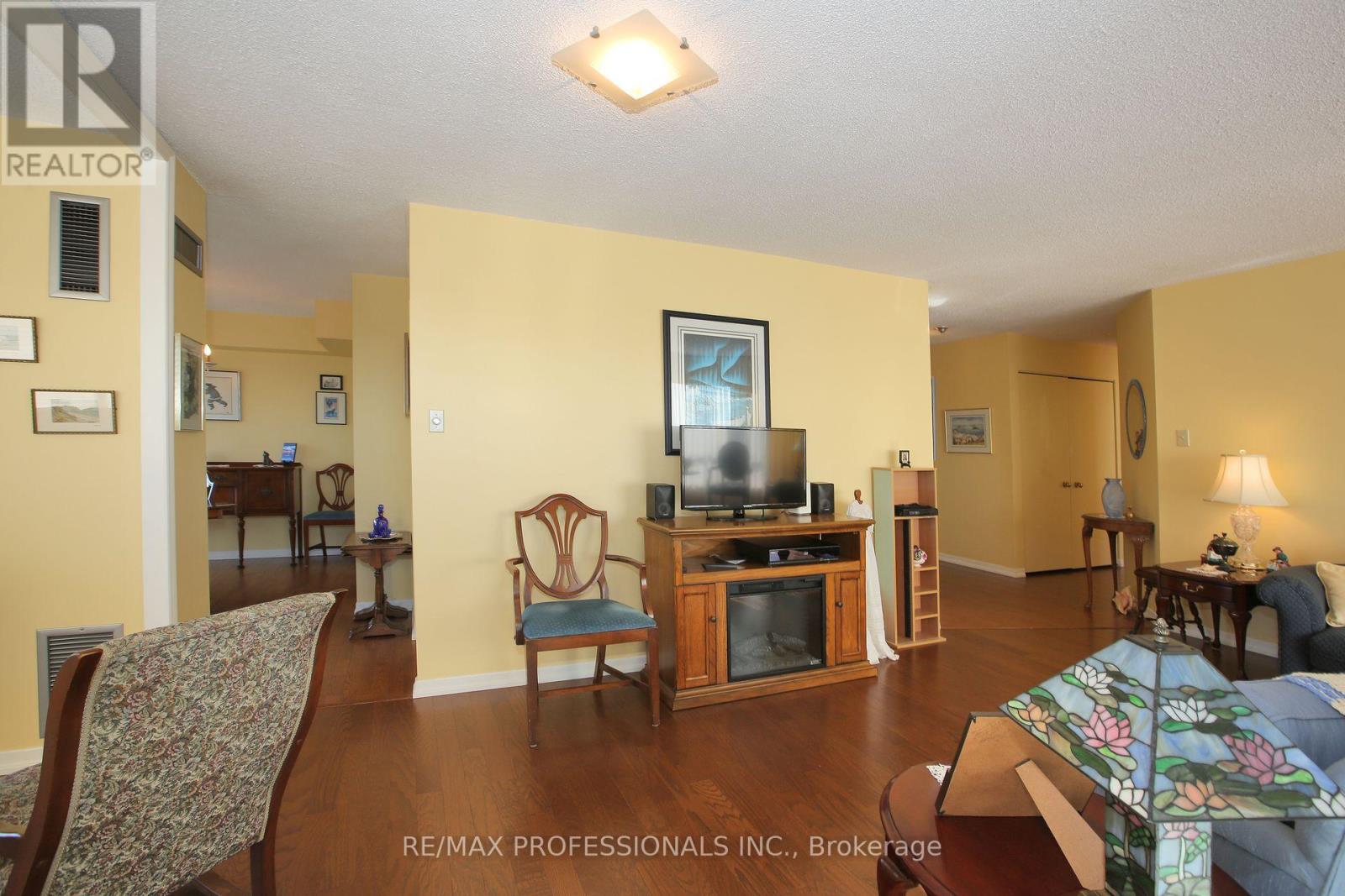 1802 - 1320 Islington Avenue, Toronto, Ontario  M9A 5C6 - Photo 19 - W12116248