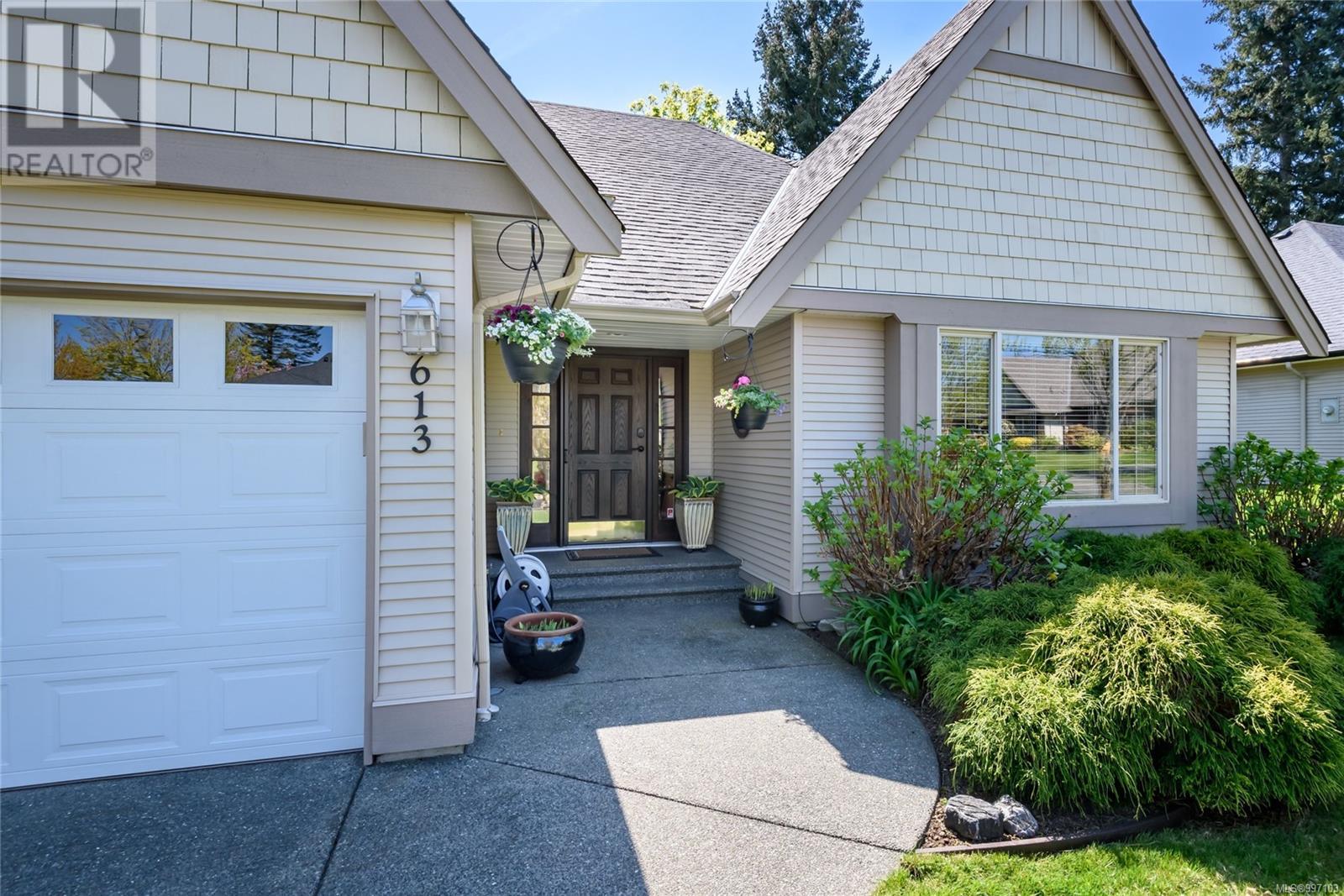 613 Olympic Dr, Comox, British Columbia  V9M 4G6 - Photo 10 - 997103