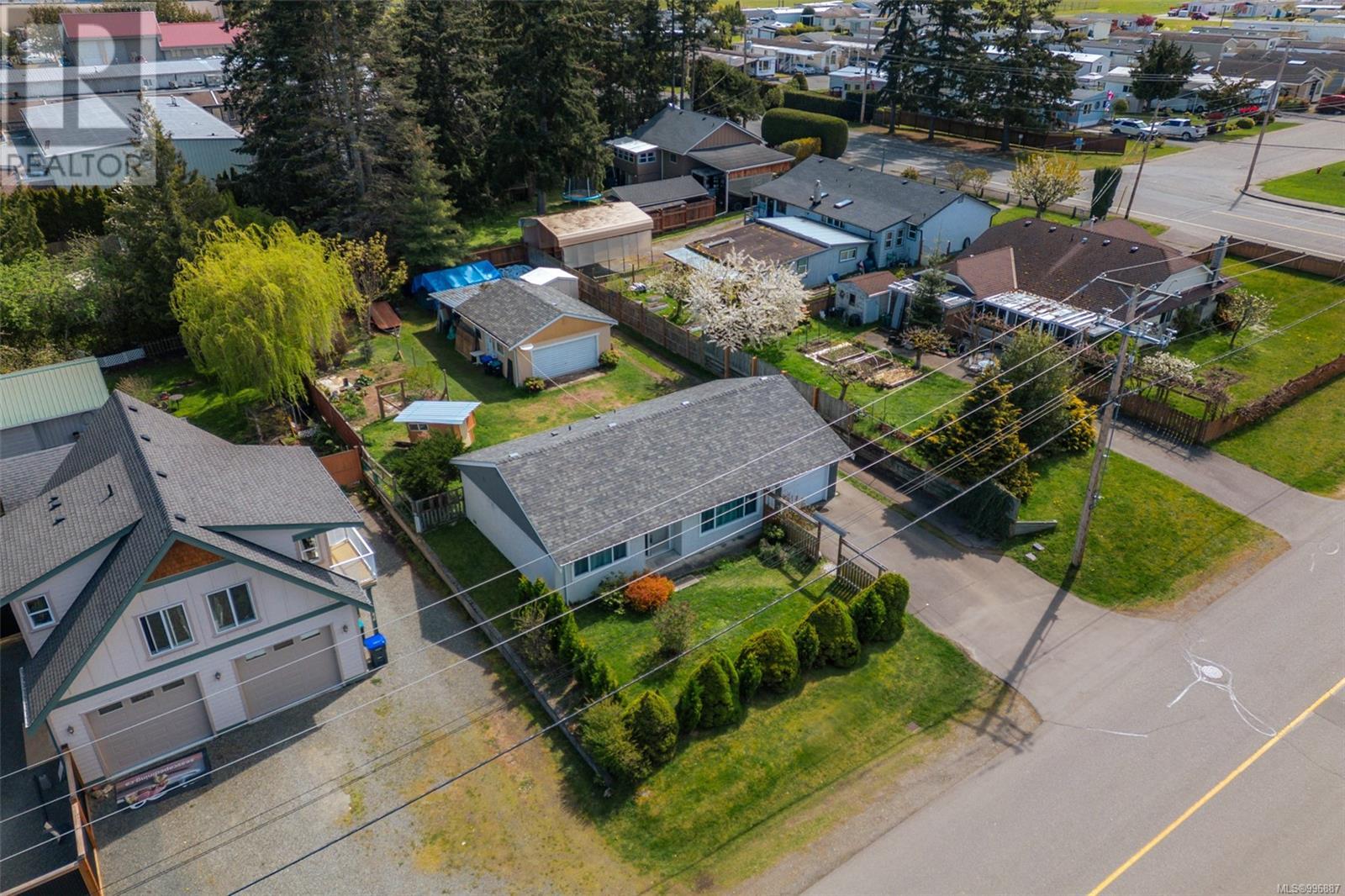 Property at 284 Mills St image 4