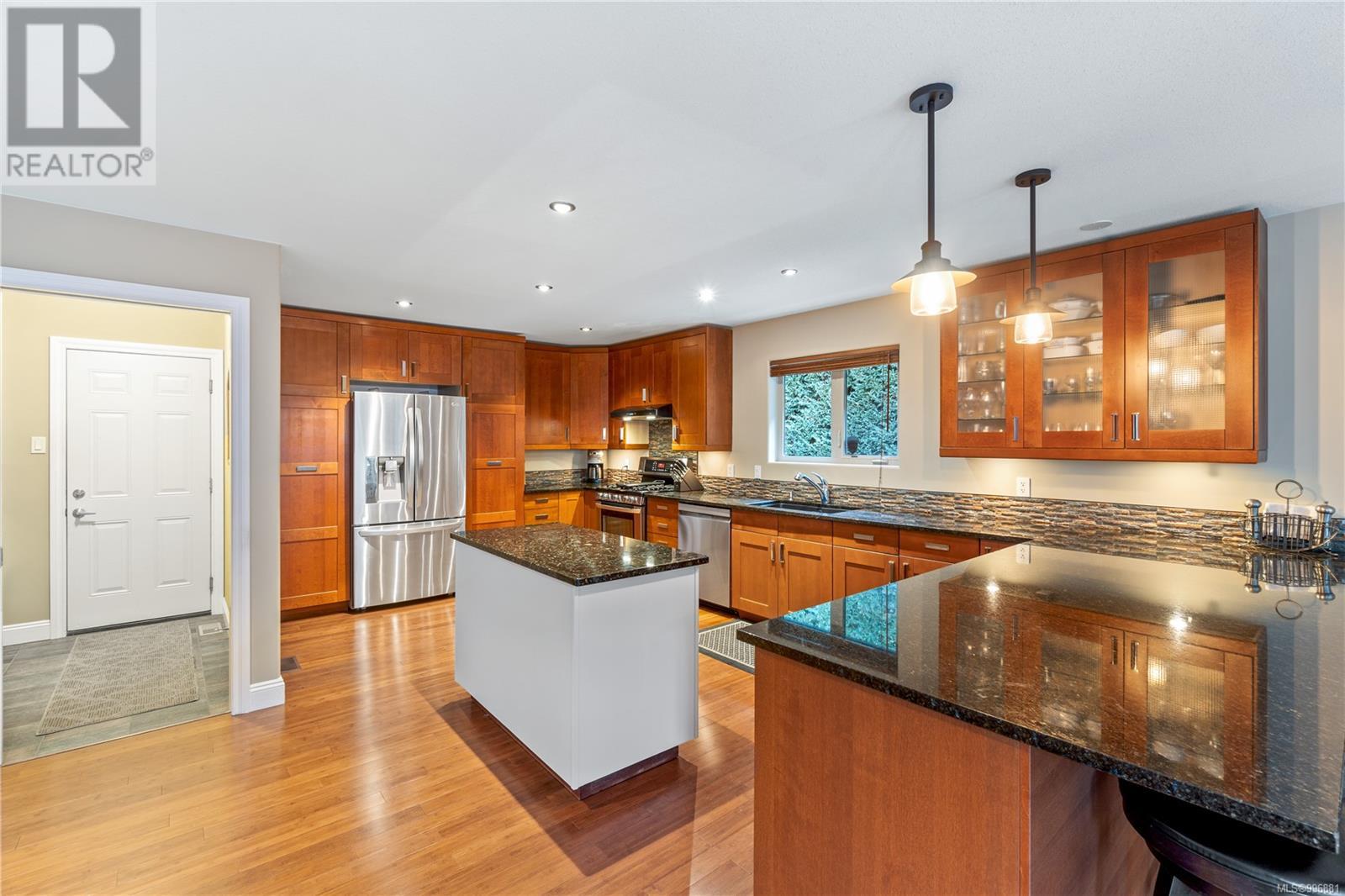 Property at 490 Chester Rd image 5
