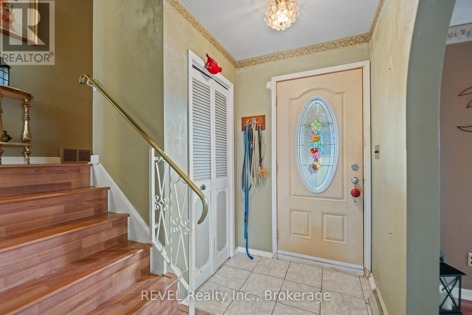 5 Cascade Court, St. Catharines (Secord Woods), Ontario  L2P 1T5 - Photo 6 - X12116324
