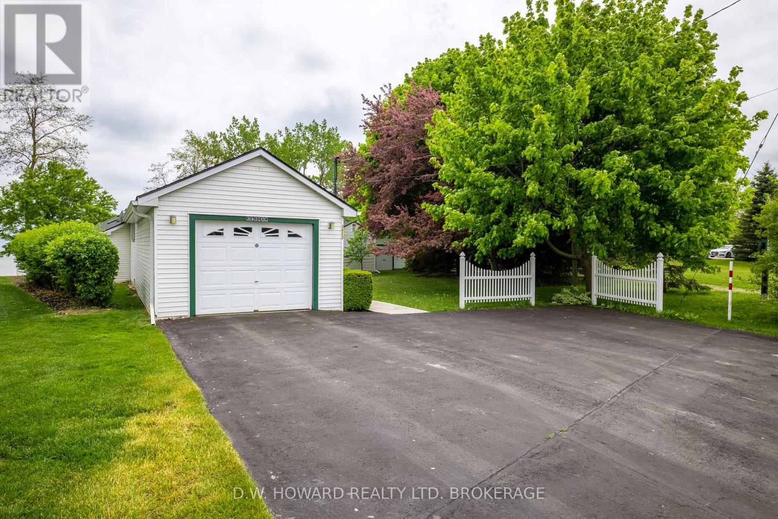 3413 North Shore Drive, Fort Erie, Ontario  L0S 1N0 - Photo 2 - X12116329