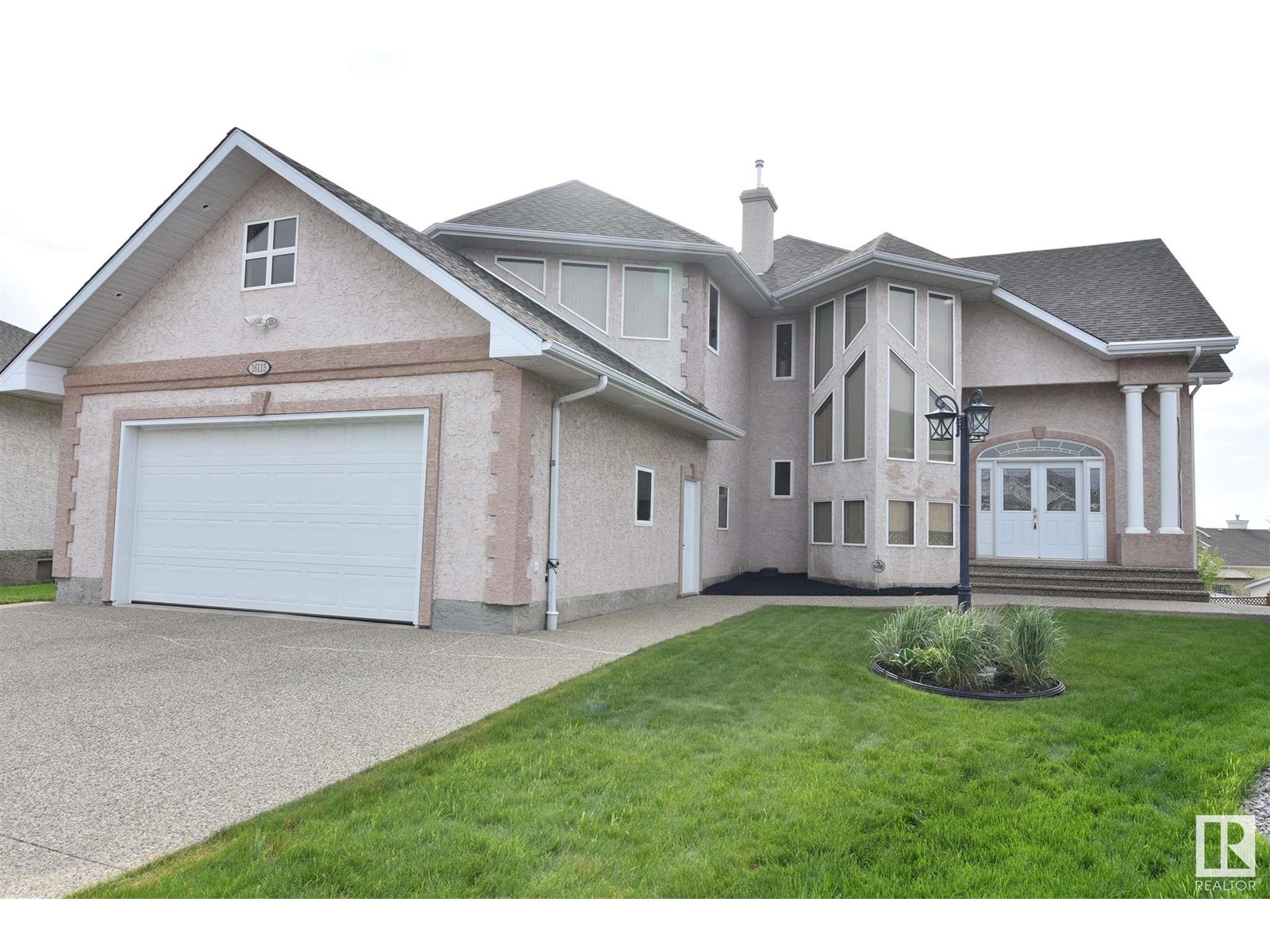 Property at 16115 57 ST NW image 1