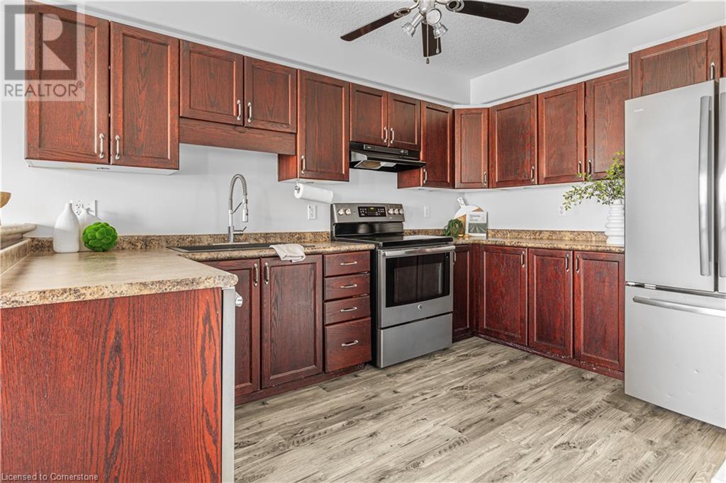 Property at 181 SOPHIA Crescent image 2