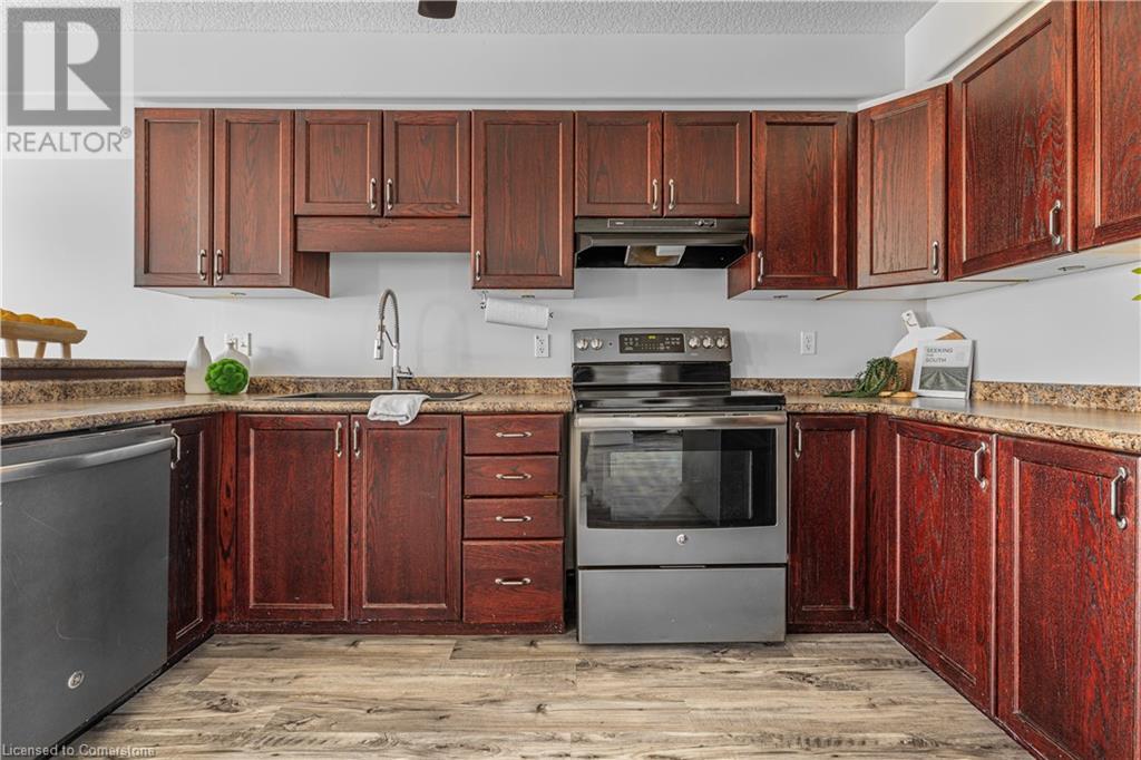 Property at 181 SOPHIA Crescent image 3