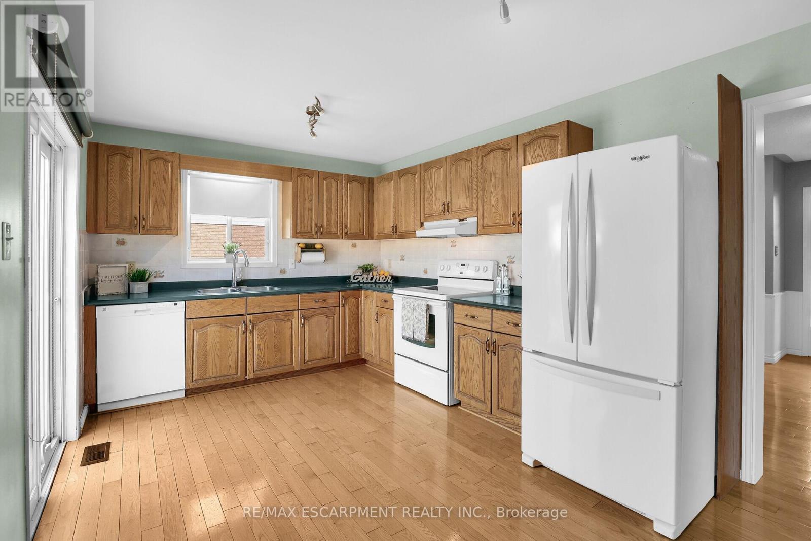 5129 Crimson King Way, Lincoln, Ontario  L3J 0J2 - Photo 14 - X12115931