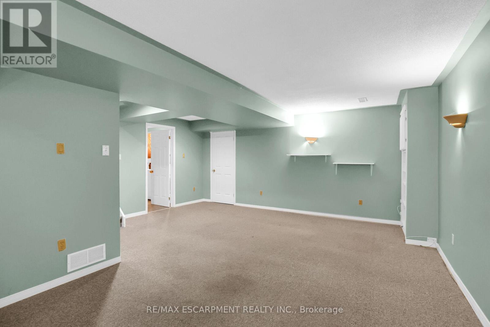 5129 Crimson King Way, Lincoln, Ontario  L3J 0J2 - Photo 32 - X12115931