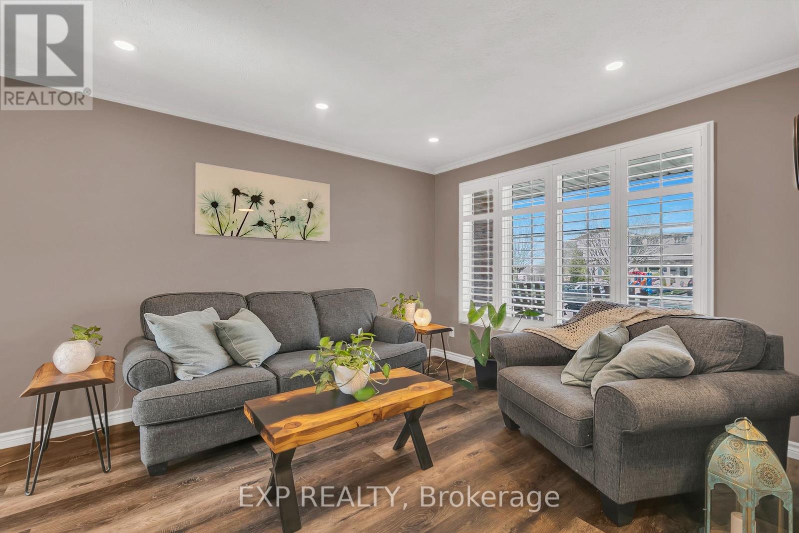 102 Connelly Drive, Kitchener, Ontario  N2N 2V2 - Photo 8 - X12116025