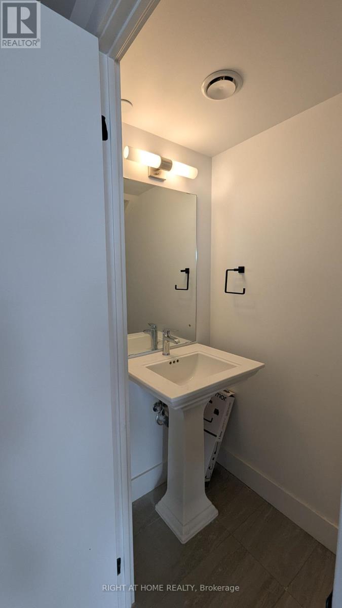 109 - 2782 Barton Street E, Hamilton (Riverdale), Ontario  L8E 2J8 - Photo 13 - X12116166
