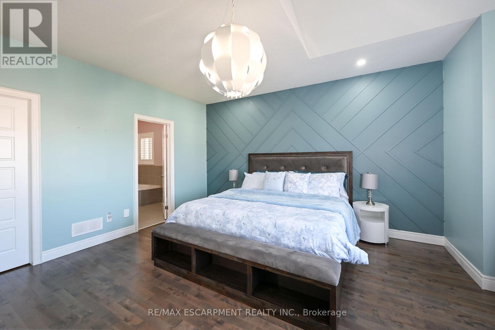 30 Ascoli Drive, Hamilton (Ryckmans), Ontario  L9B 2K8 - Photo 21 - X12116307