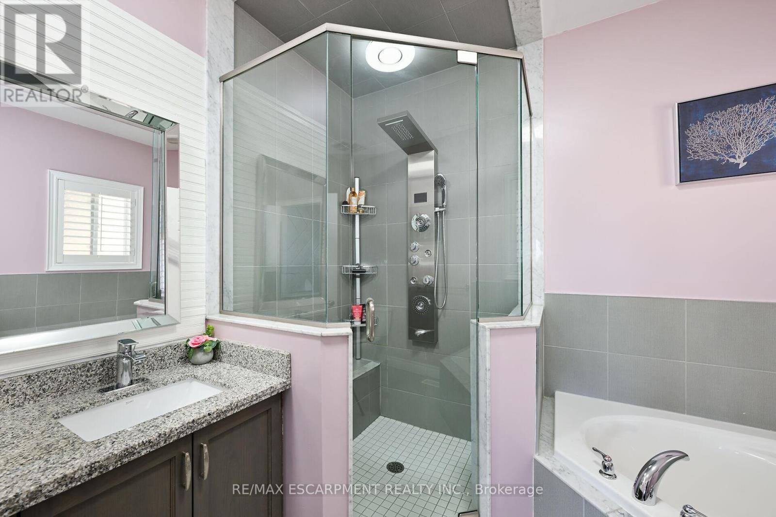 30 Ascoli Drive, Hamilton (Ryckmans), Ontario  L9B 2K8 - Photo 23 - X12116307