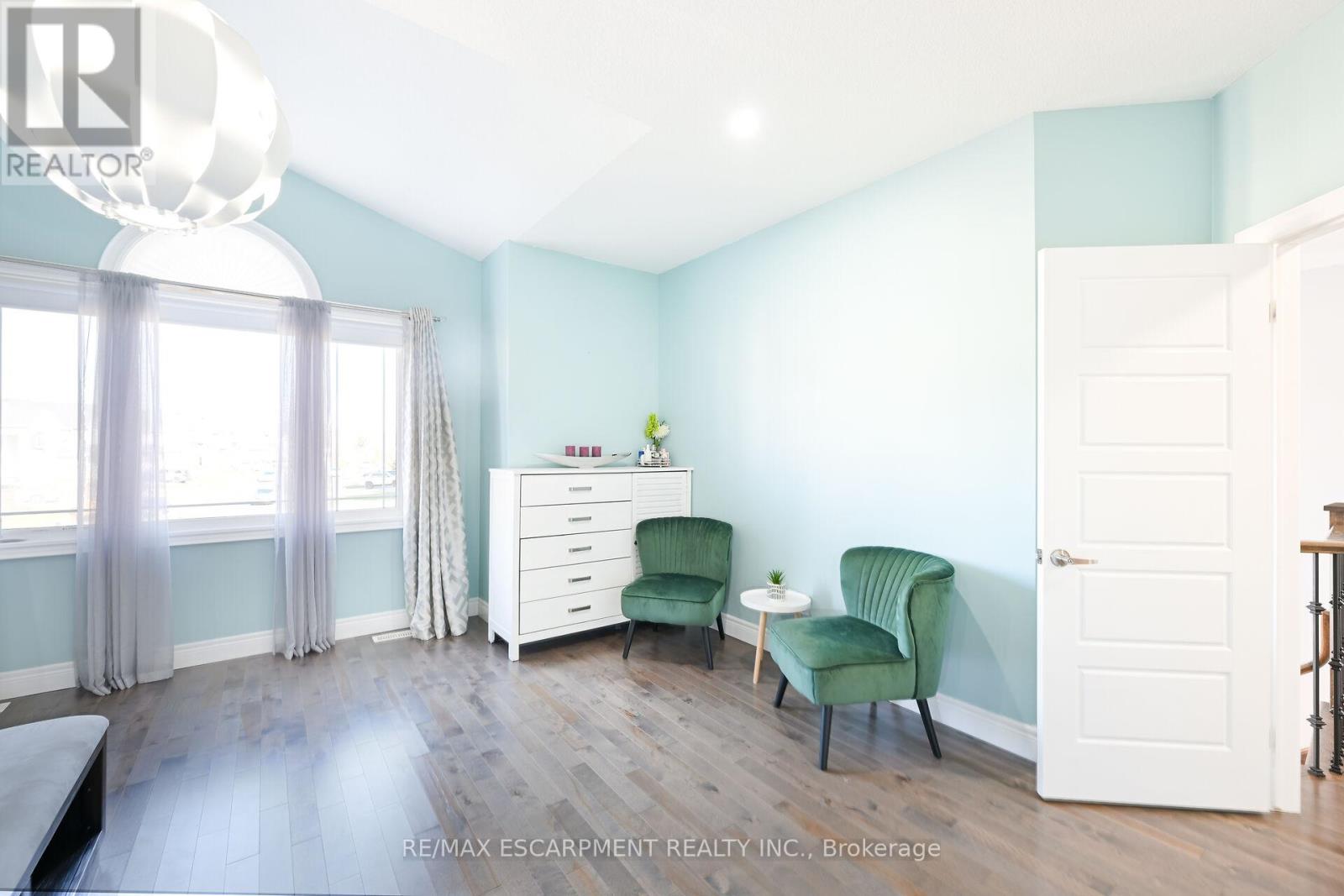 30 Ascoli Drive, Hamilton (Ryckmans), Ontario  L9B 2K8 - Photo 25 - X12116307
