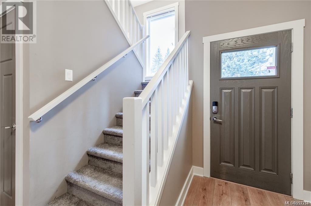 Property at 1034 Gala Crt image 3