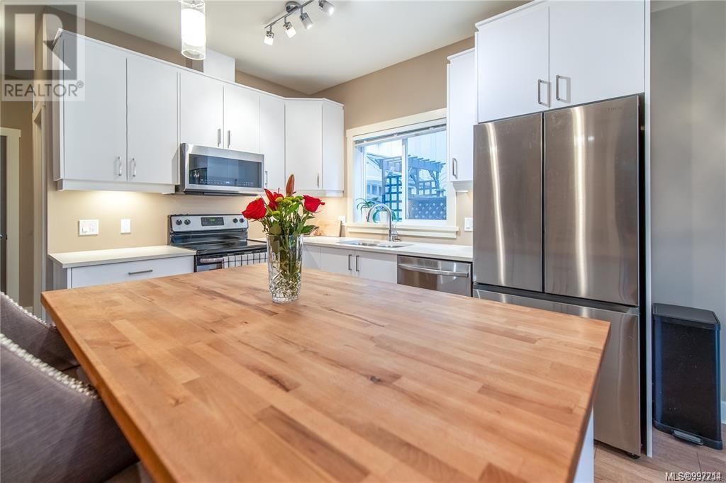 Property at 1034 Gala Crt image 5