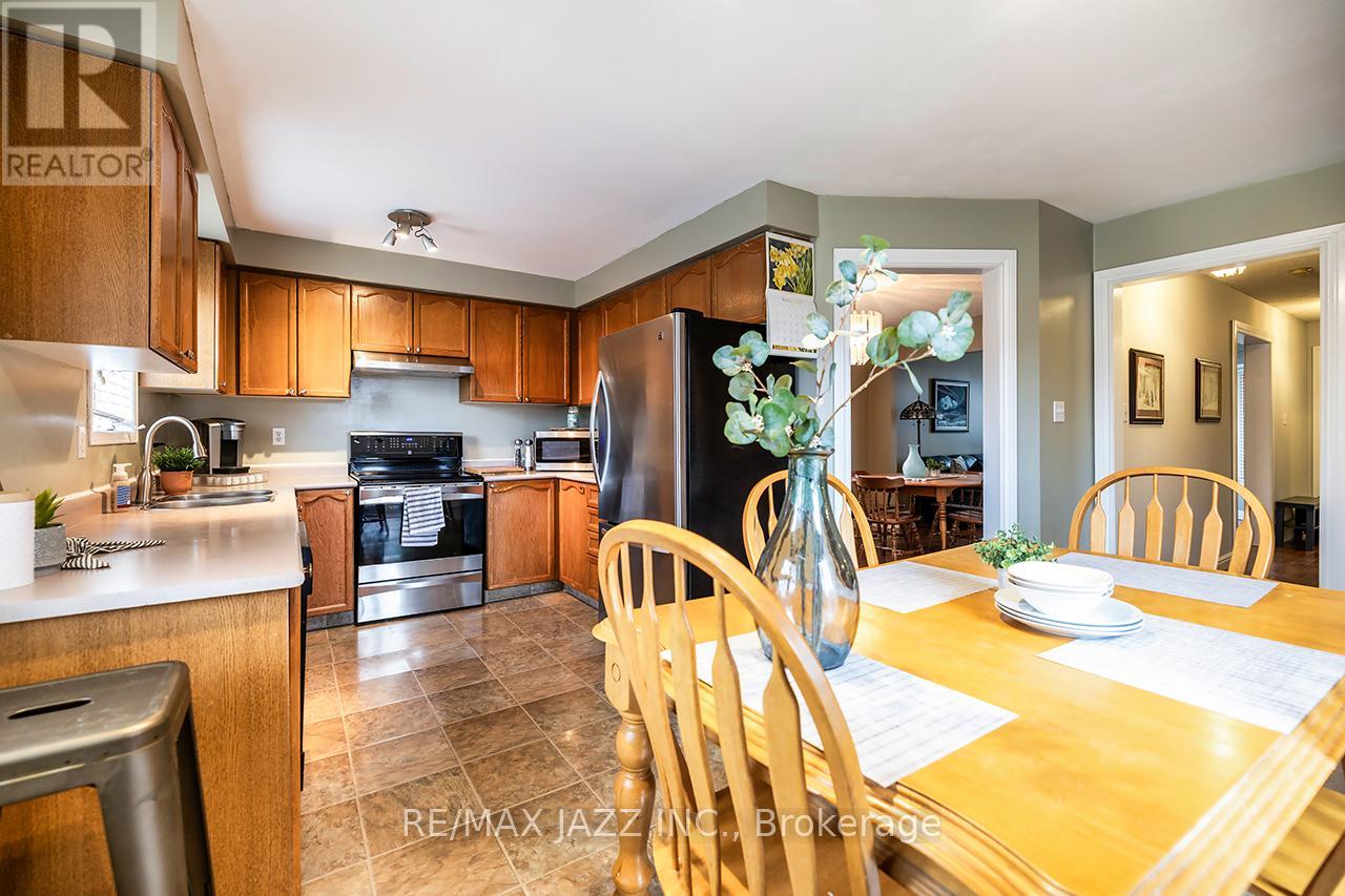 7 Barwick Court, Whitby (Downtown Whitby), Ontario  L1N 9C2 - Photo 14 - E12116624