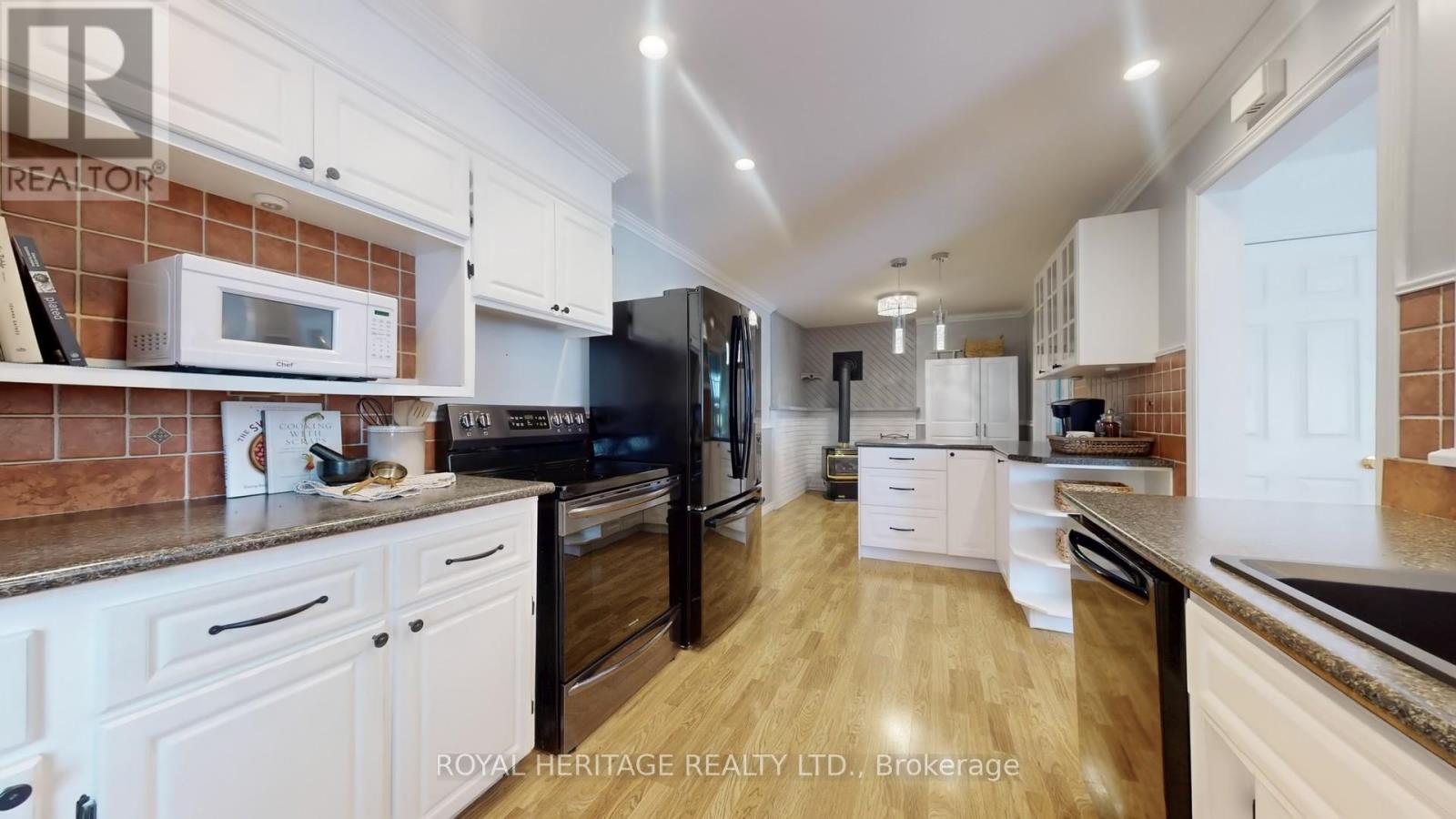 11 Durham Street, Whitby (Brooklin), Ontario  L1M 1A5 - Photo 8 - E12116354