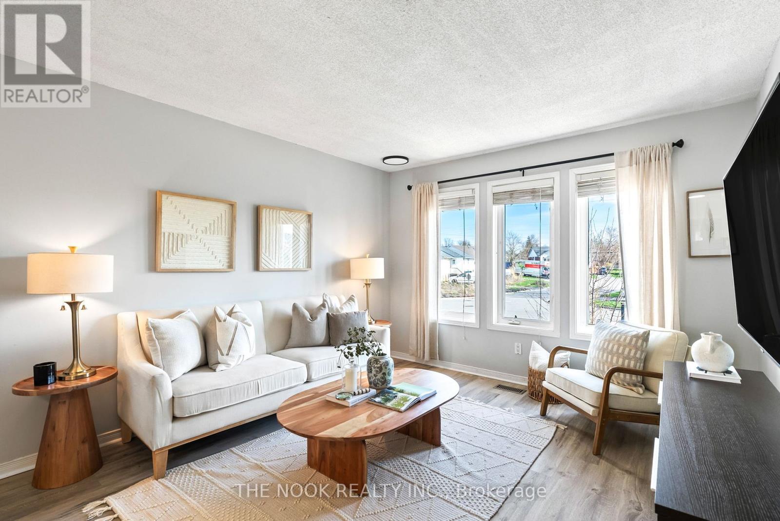 16 Cottingham Crescent, Kawartha Lakes, Ontario  K9V 1T9 - Photo 4 - X12116466