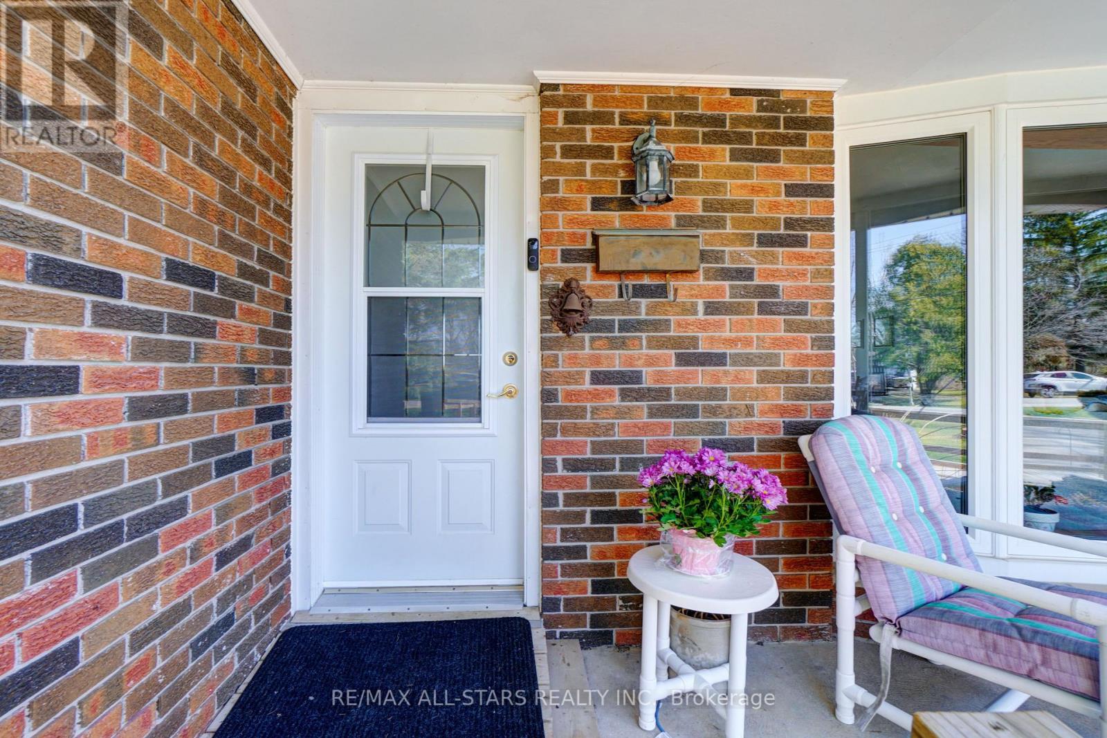 Property at 922 COTTINGHAM ROAD image 2