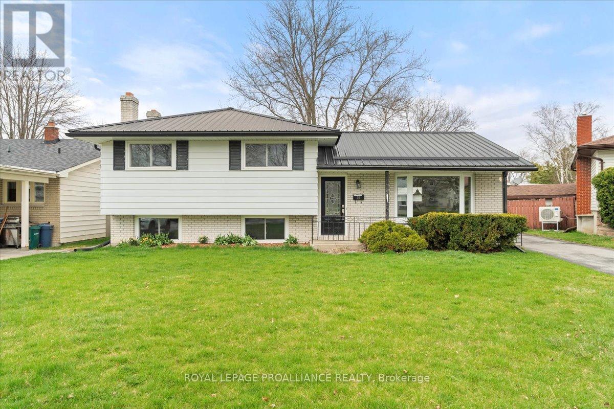 Property at 15 GLENARDEN CRESCENT image 1