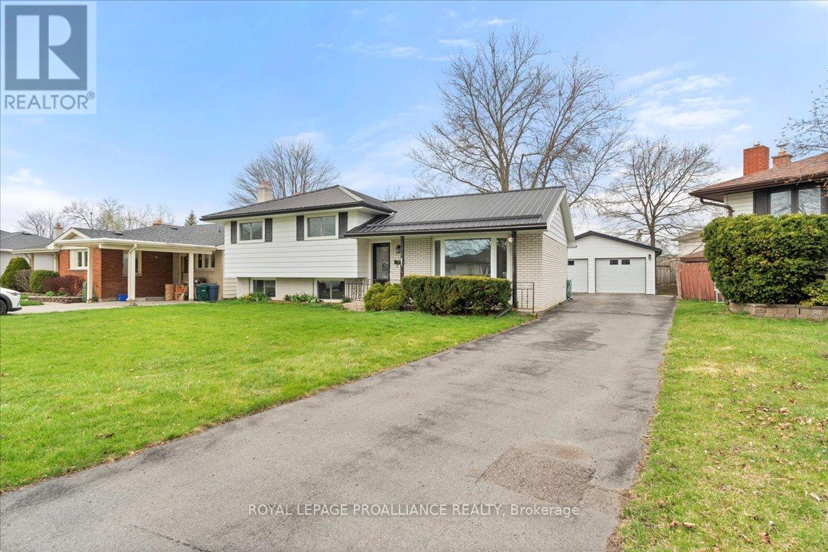 Property at 15 GLENARDEN CRESCENT image 2
