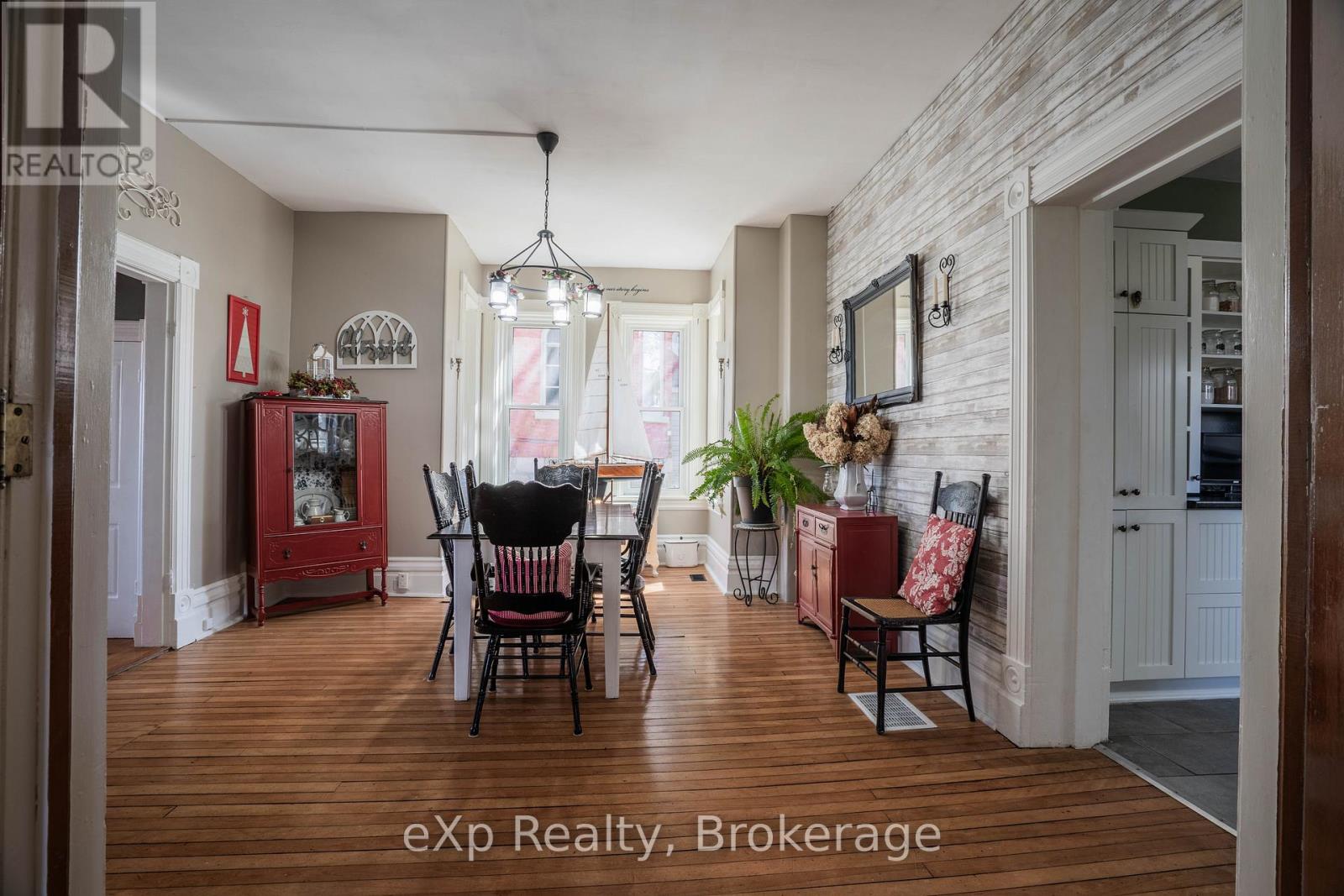 352 Berford Street, South Bruce Peninsula, Ontario  N0H 2T0 - Photo 14 - X12116022