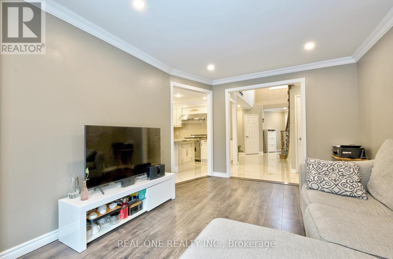 90 Morrison Crescent, Markham, Ontario  L3R 9K9 - Photo 13 - N12116381