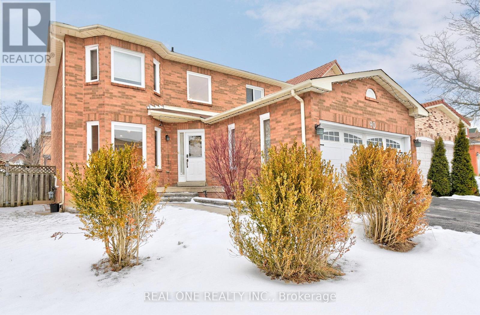 Property at 90 MORRISON CRESCENT image 2