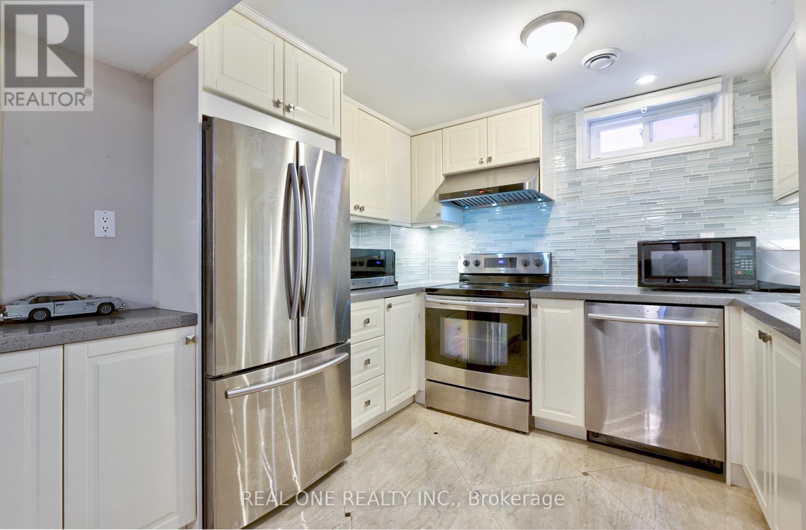 90 Morrison Crescent, Markham, Ontario  L3R 9K9 - Photo 34 - N12116381