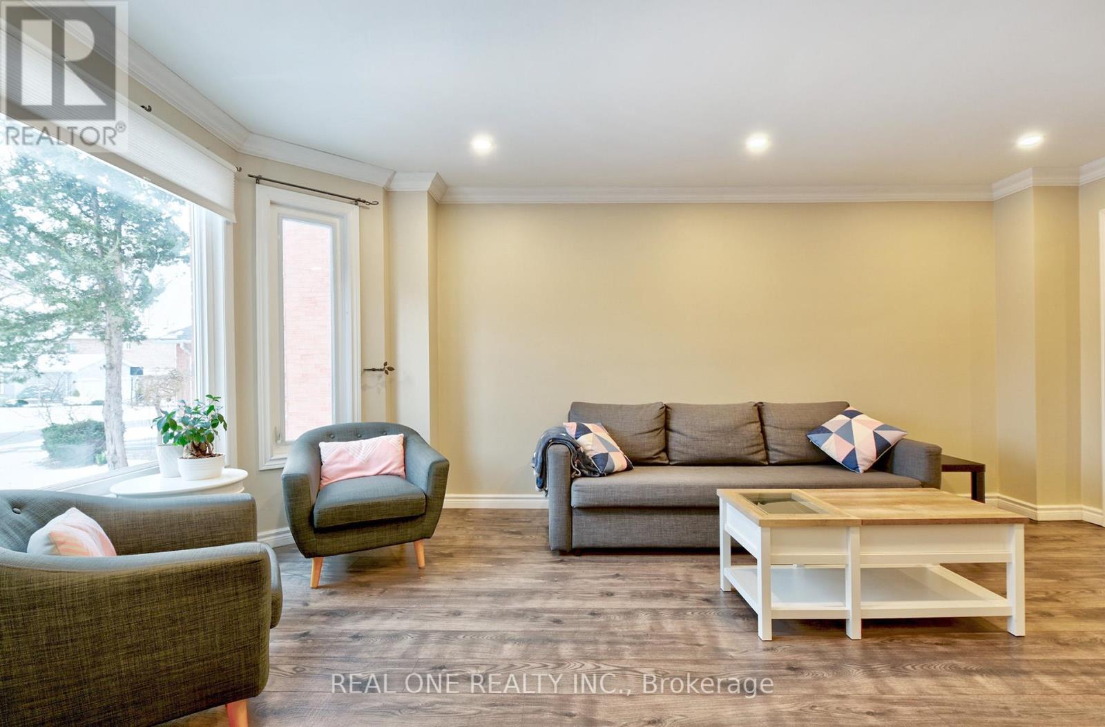 90 Morrison Crescent, Markham, Ontario  L3R 9K9 - Photo 7 - N12116381