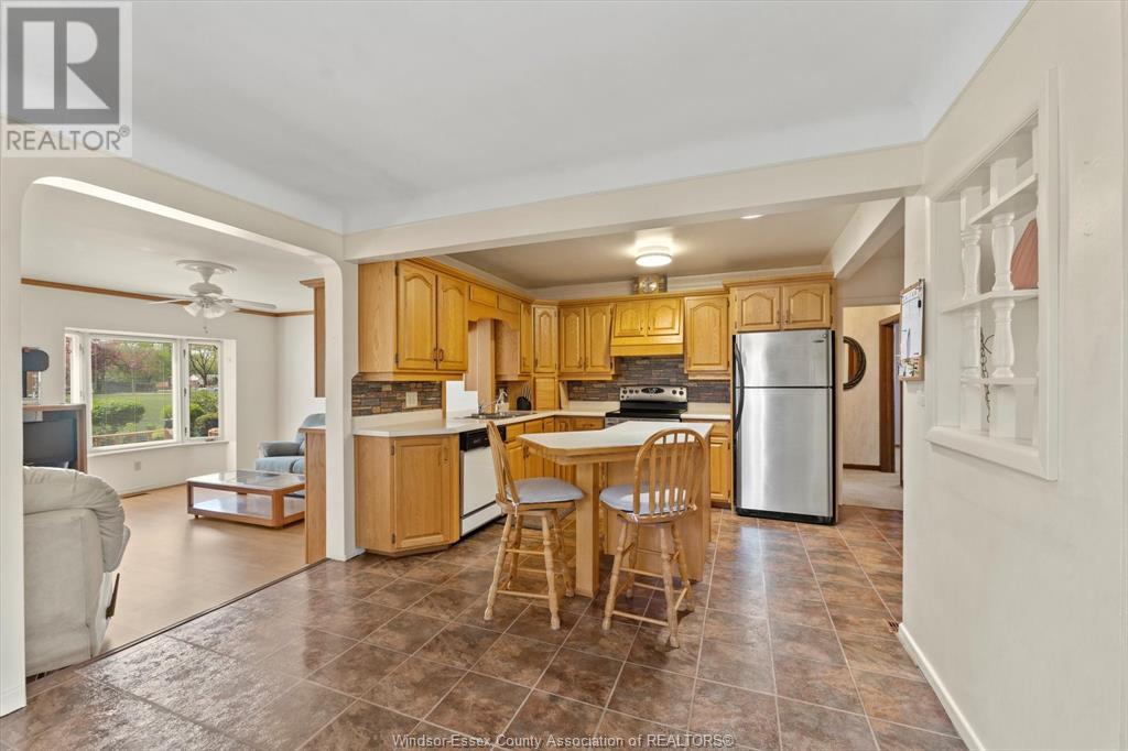 Property at 3449 McKAY image 5