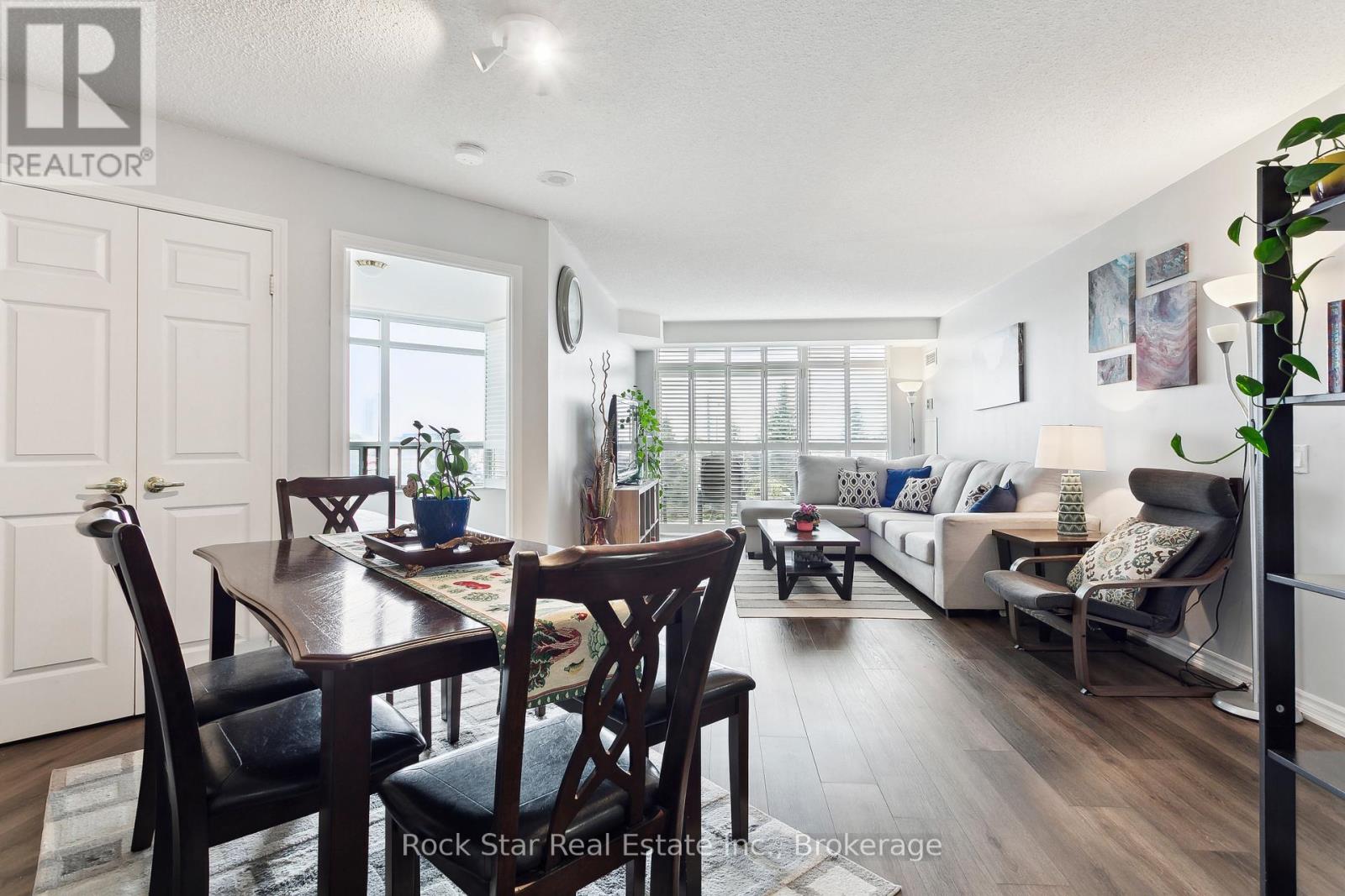 408 - 35 Kingsbridge Garden Circle, Mississauga, Ontario  L5R 3Z5 - Photo 9 - W12116664
