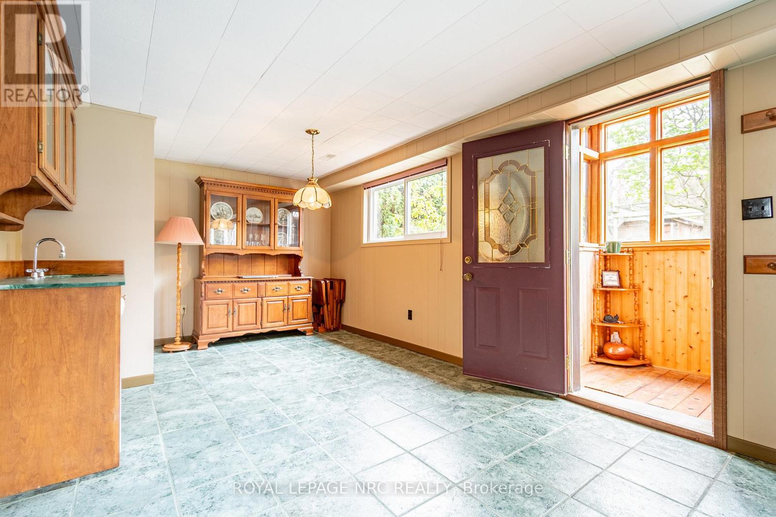 57 Royal York Road, St. Catharines, Ontario  L2N 2N7 - Photo 24 - X12116440