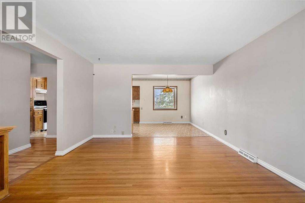 Property at 43 Canyon Drive NW image 4