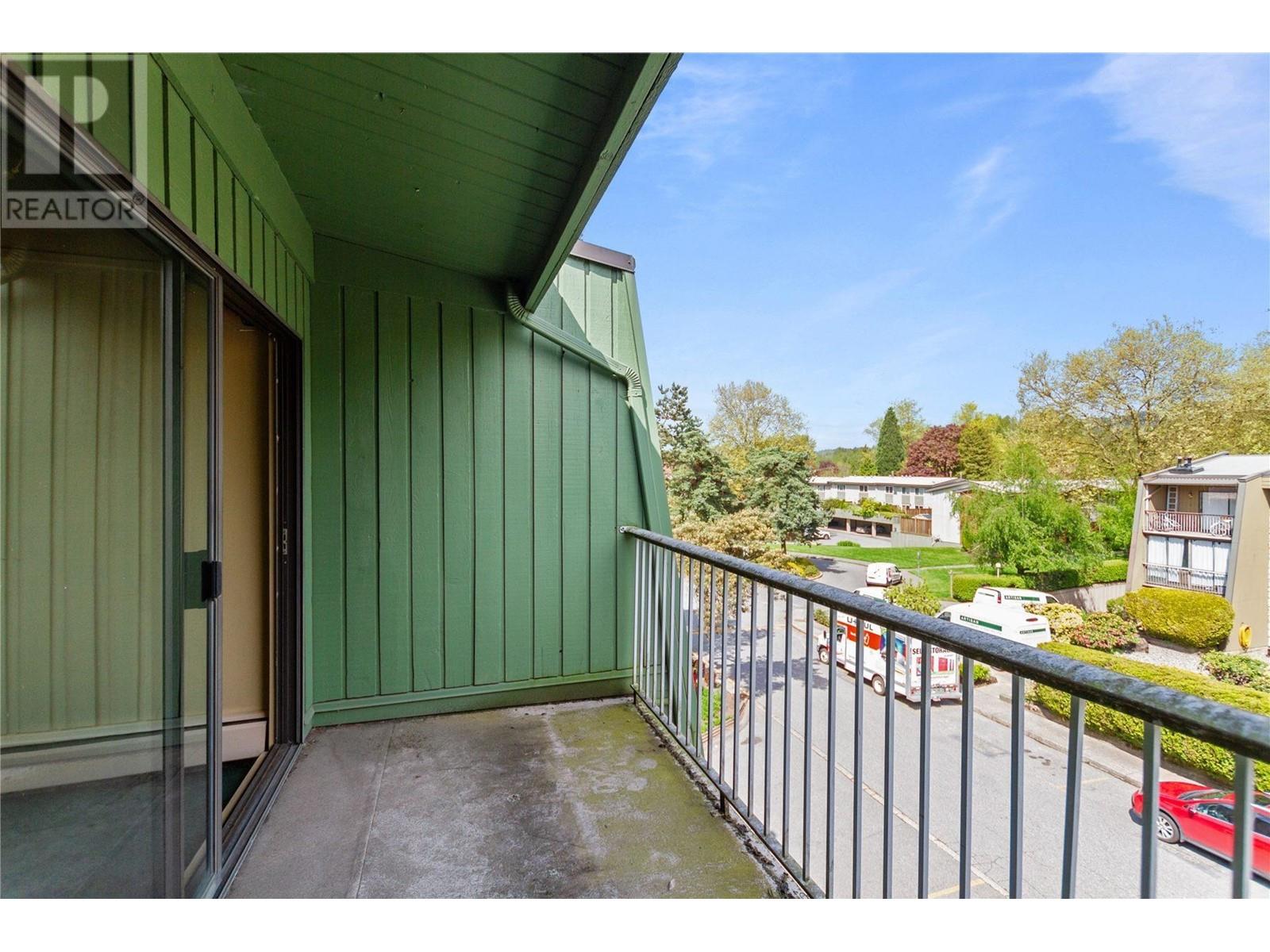 302 9202 Horne Street, Burnaby, British Columbia  V3N 4K2 - Photo 6 - R2995891