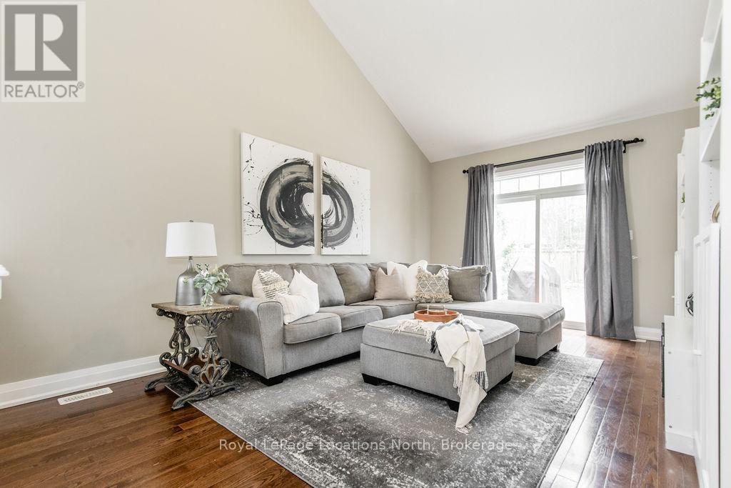 21 Berkshire Avenue, Wasaga Beach, Ontario  L9Z 0G3 - Photo 14 - S12116673