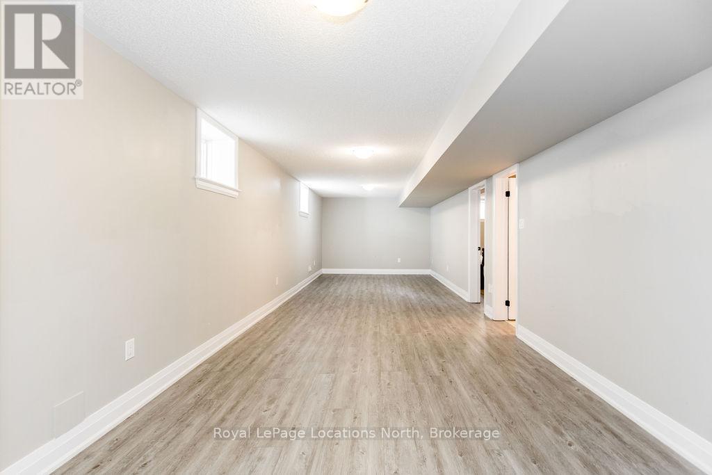 21 Berkshire Avenue, Wasaga Beach, Ontario  L9Z 0G3 - Photo 29 - S12116673