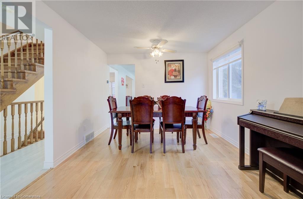 454 Timbercroft Crescent, Waterloo, Ontario N2T 2J2 - Photo 8 - 40723360