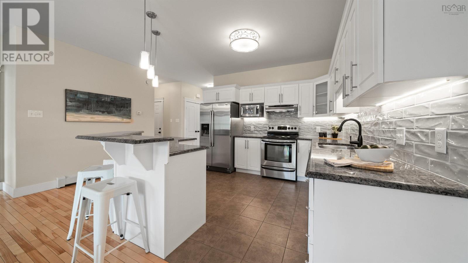 Property at 11 Kirkwood Court image 3