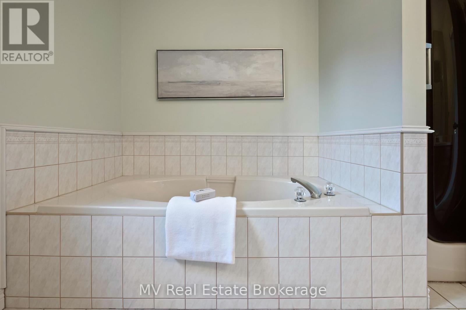 5 Amalia Crescent, Centre Wellington, Ontario  N0B 1J0 - Photo 39 - X12116467