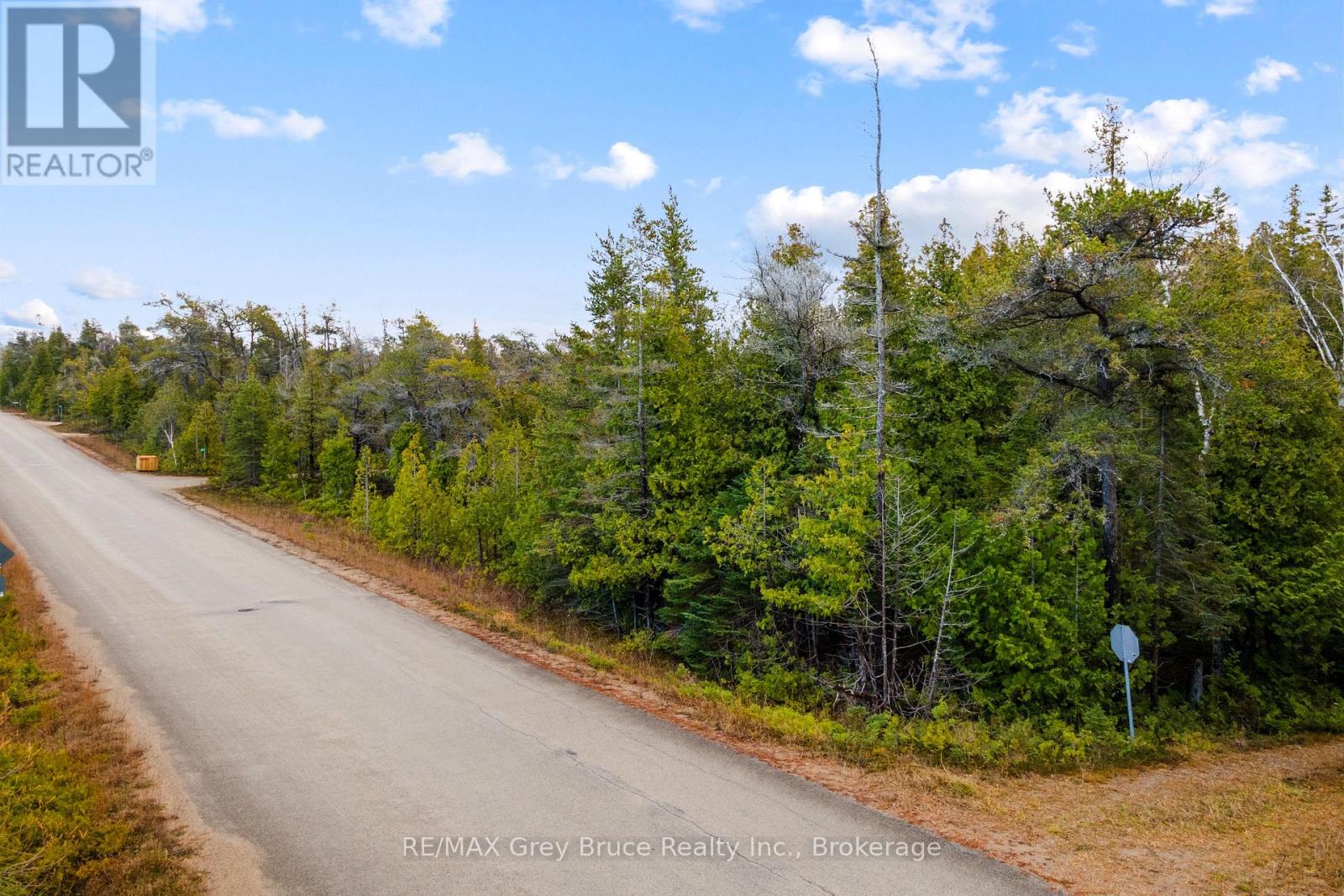 660 Dorcas Bay Road, Northern Bruce Peninsula, Ontario  N0H 2R0 - Photo 12 - X12116514
