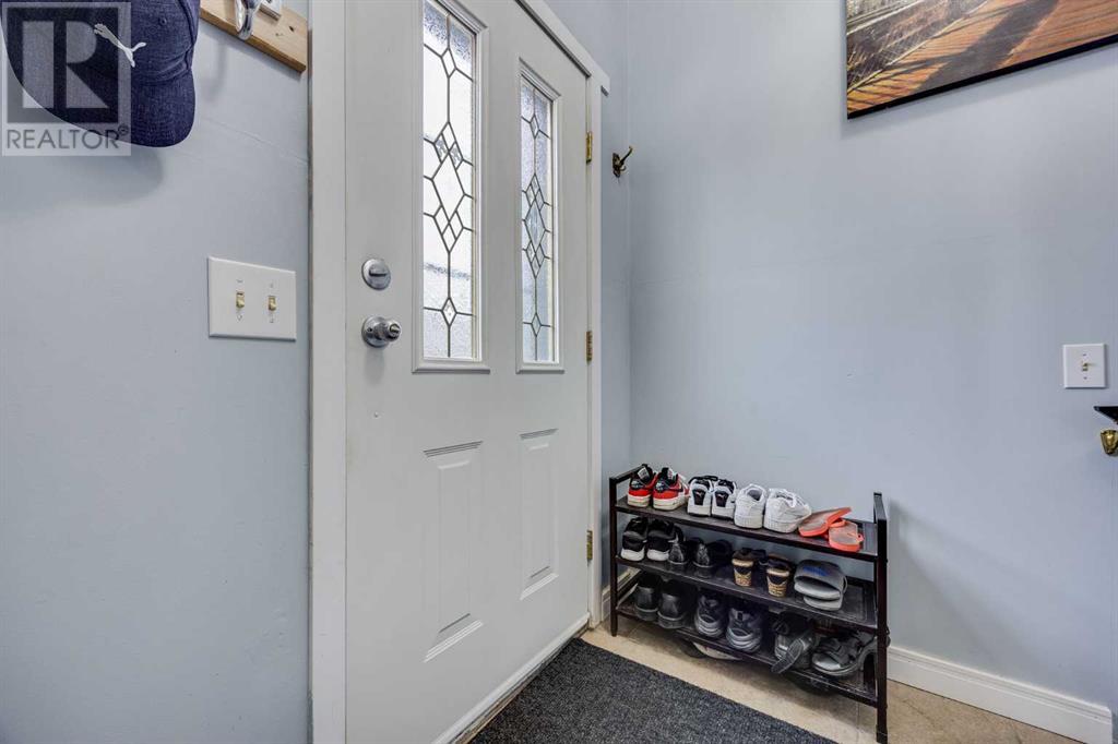 57 Martingrove Place Ne, Calgary, Alberta  T3J 2S8 - Photo 4 - A2216585