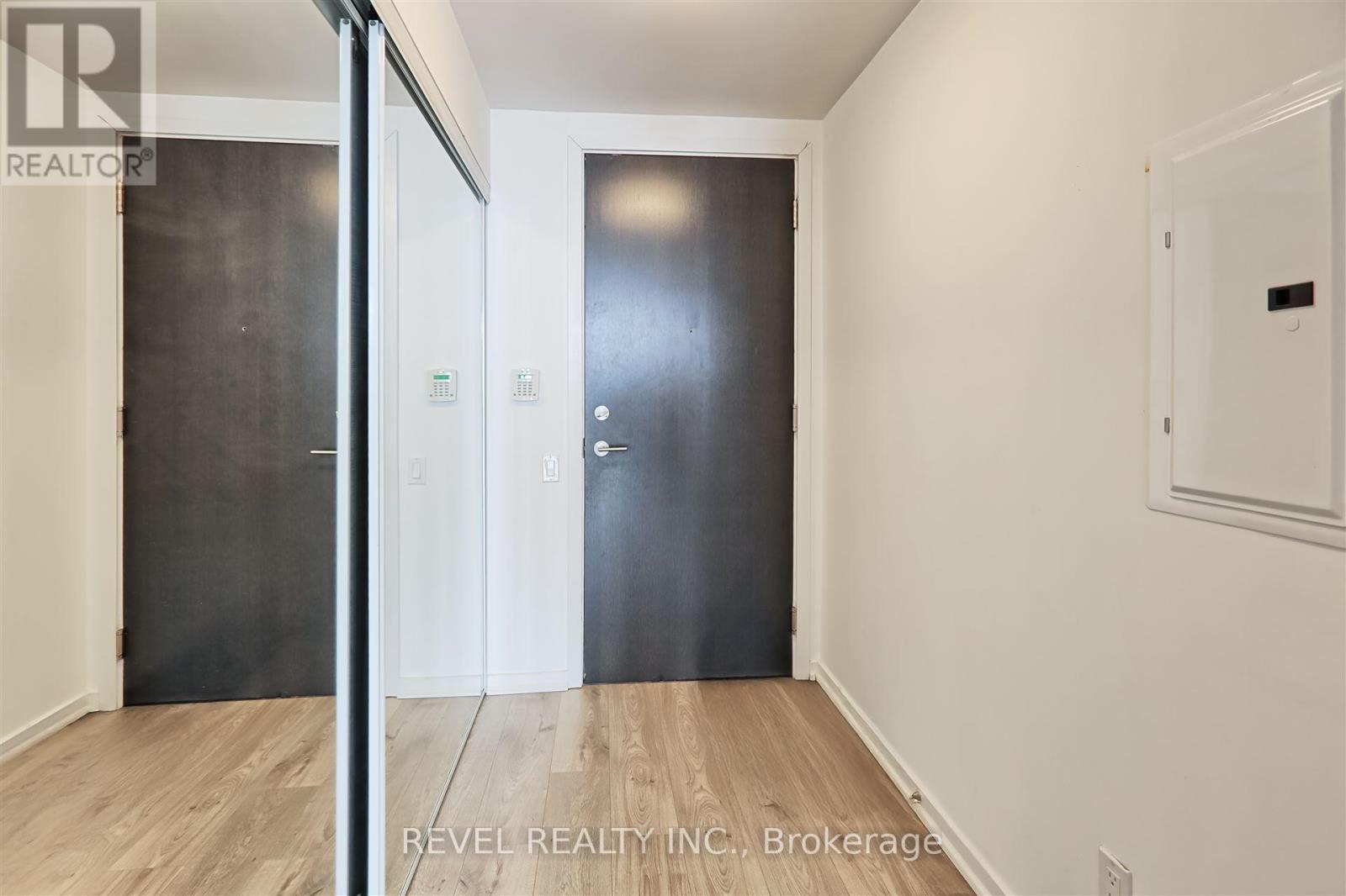 2805 - 105 The Queensway Street, Toronto, Ontario  M6S 5B5 - Photo 4 - W12116351