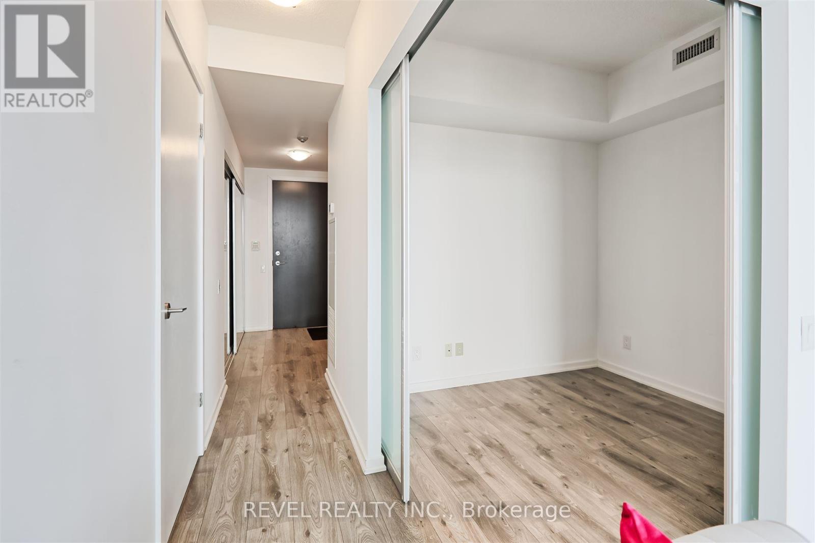 2805 - 105 The Queensway Street, Toronto, Ontario  M6S 5B5 - Photo 5 - W12116351