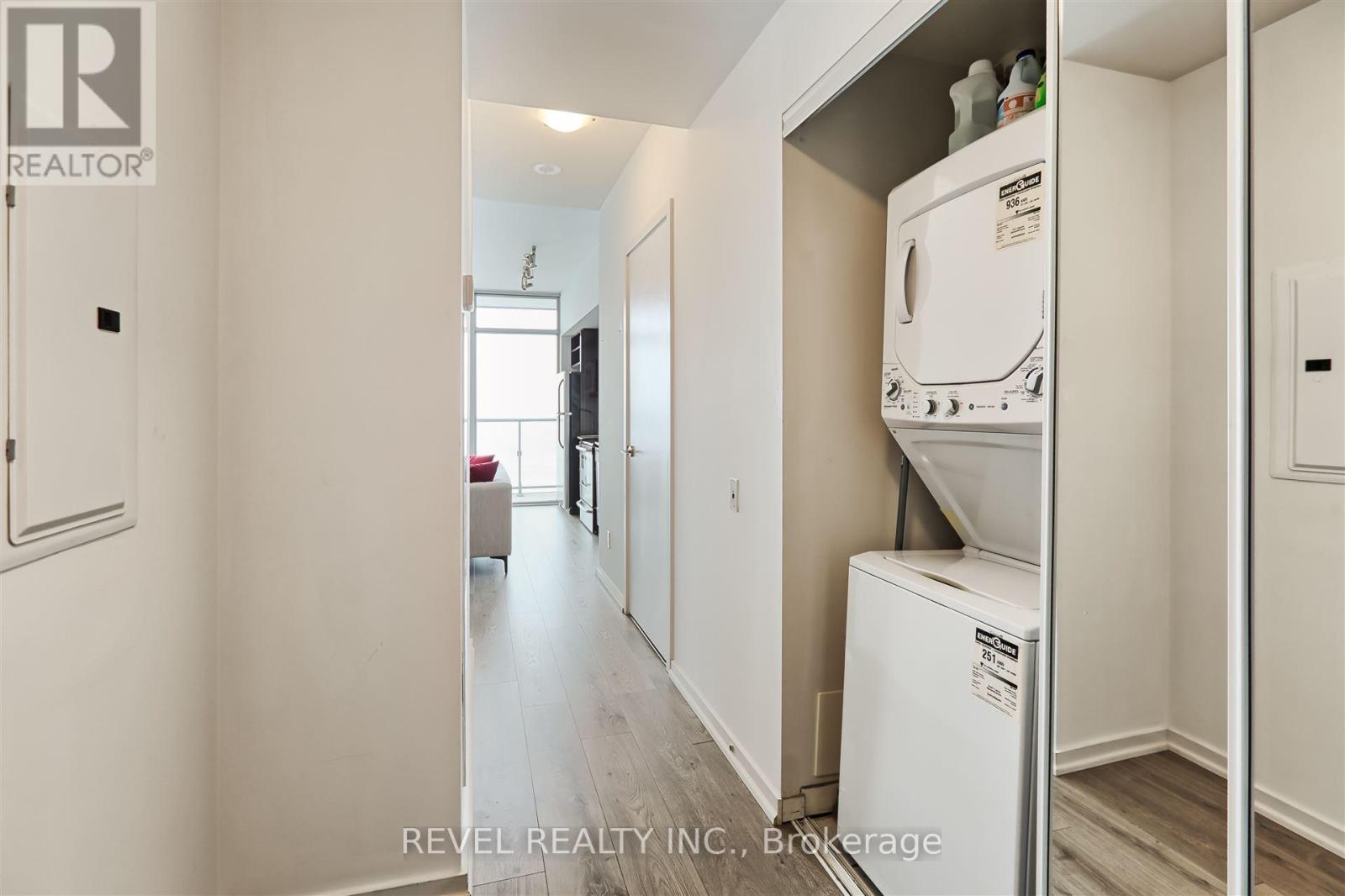 2805 - 105 The Queensway Street, Toronto, Ontario  M6S 5B5 - Photo 6 - W12116351