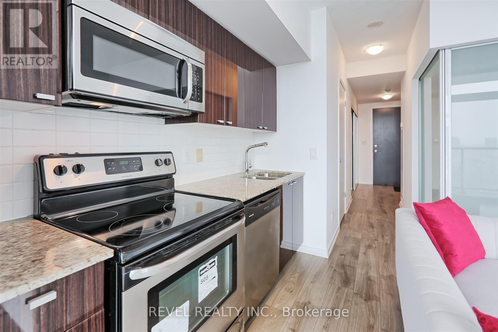 2805 - 105 The Queensway Street, Toronto, Ontario  M6S 5B5 - Photo 7 - W12116351