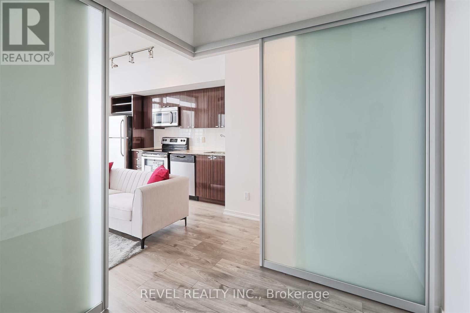 2805 - 105 The Queensway Street, Toronto, Ontario  M6S 5B5 - Photo 8 - W12116351