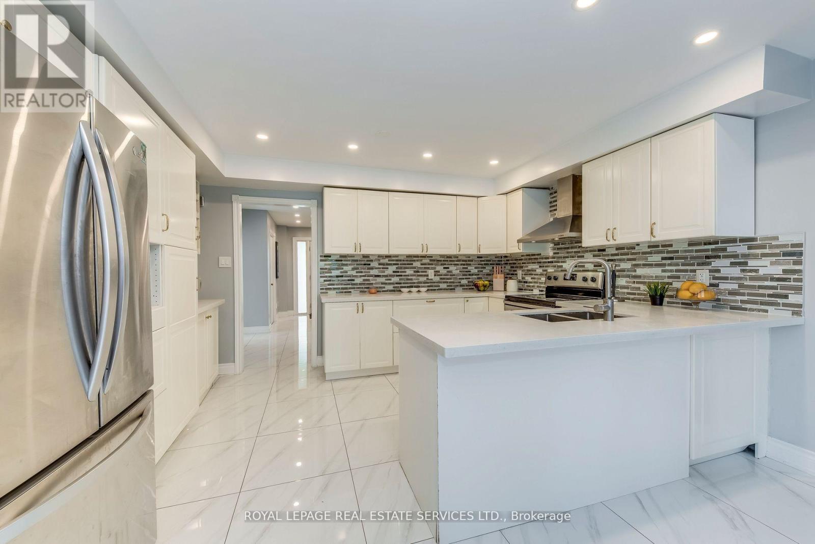 335 Queen Street S, Mississauga (Streetsville), Ontario  L5M 1M3 - Photo 12 - W12116411
