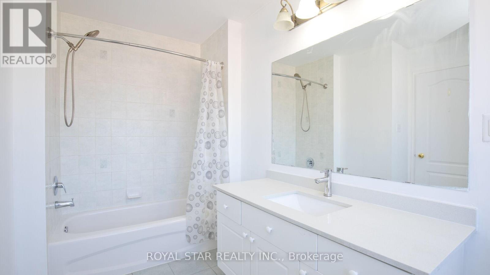 13 Waterdale Road, Brampton (Fletcher's Meadow), Ontario  L7A 1S7 - Photo 20 - W12116428