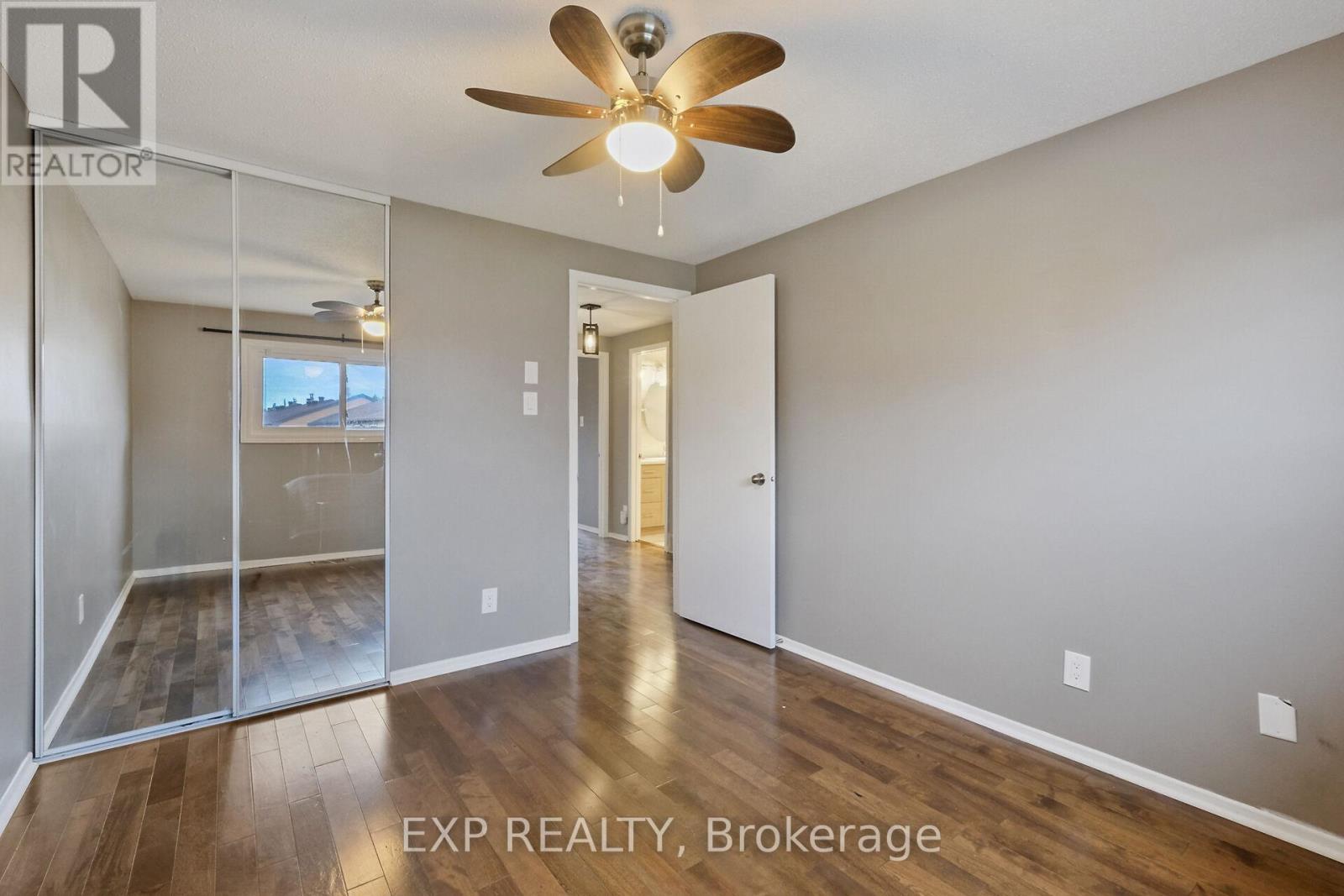 2133 Orient Park Drive, Ottawa, Ontario  K1B 4W1 - Photo 14 - X12116525