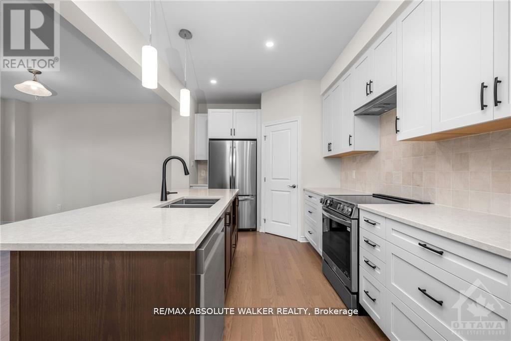 Property at 702 DU RIVAGE STREET image 5